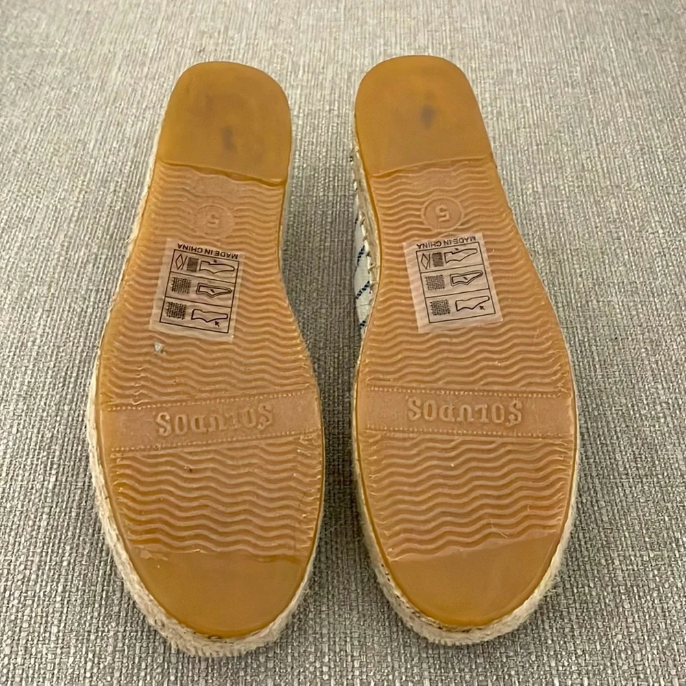 NIB SOLUDOS Espadrilles in Stripes w/strawberries - Picture 4 of 5
